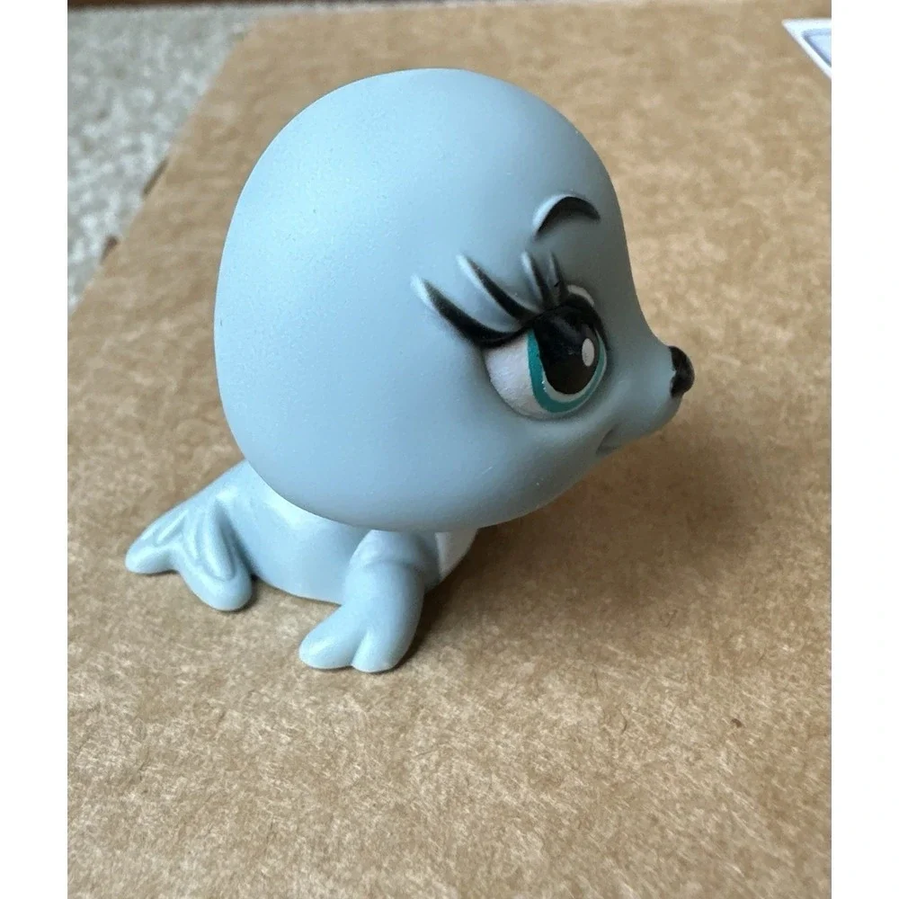 Littlest Pet Shop Gray Seal With Blue Eyes TM & MGA